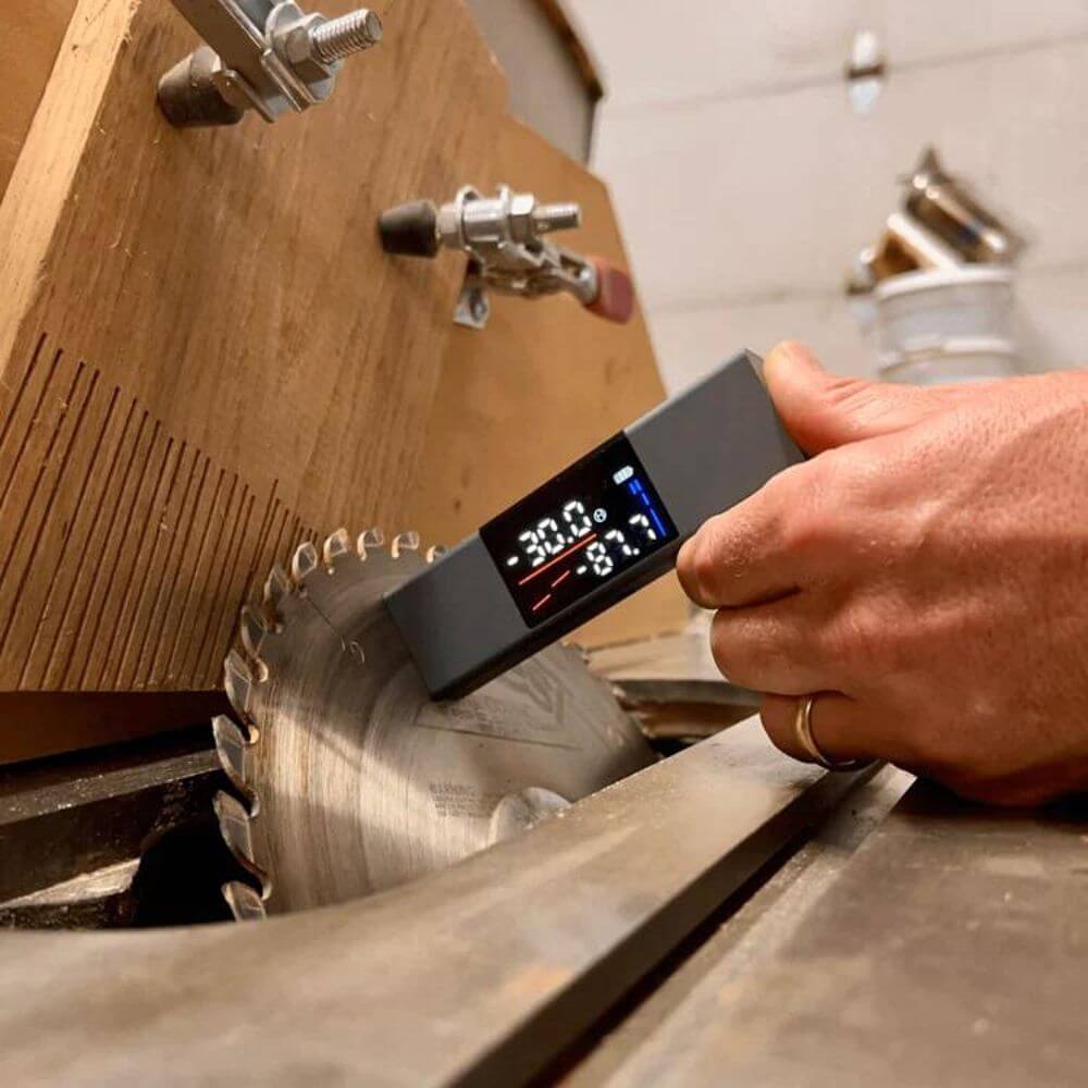 Komax® - Laserwaterpasliniaal